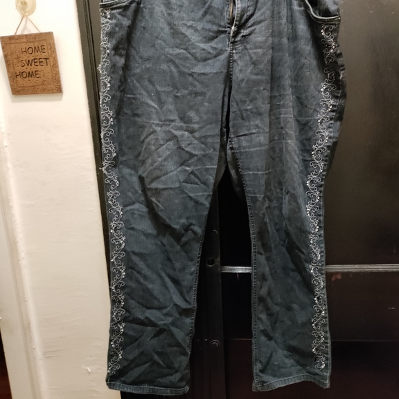 Jeans - Picture 3 of 3